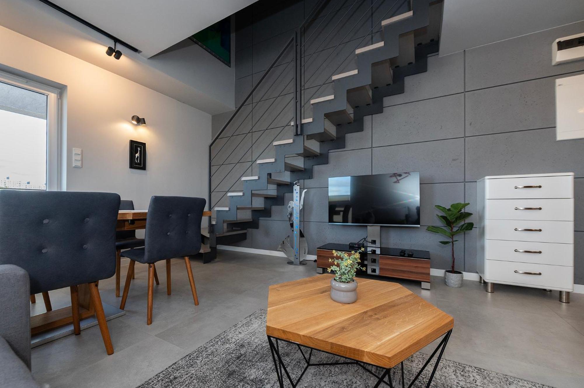 Apartment Highest Penthouse In Lodz- Ii Floors With View &free Parking