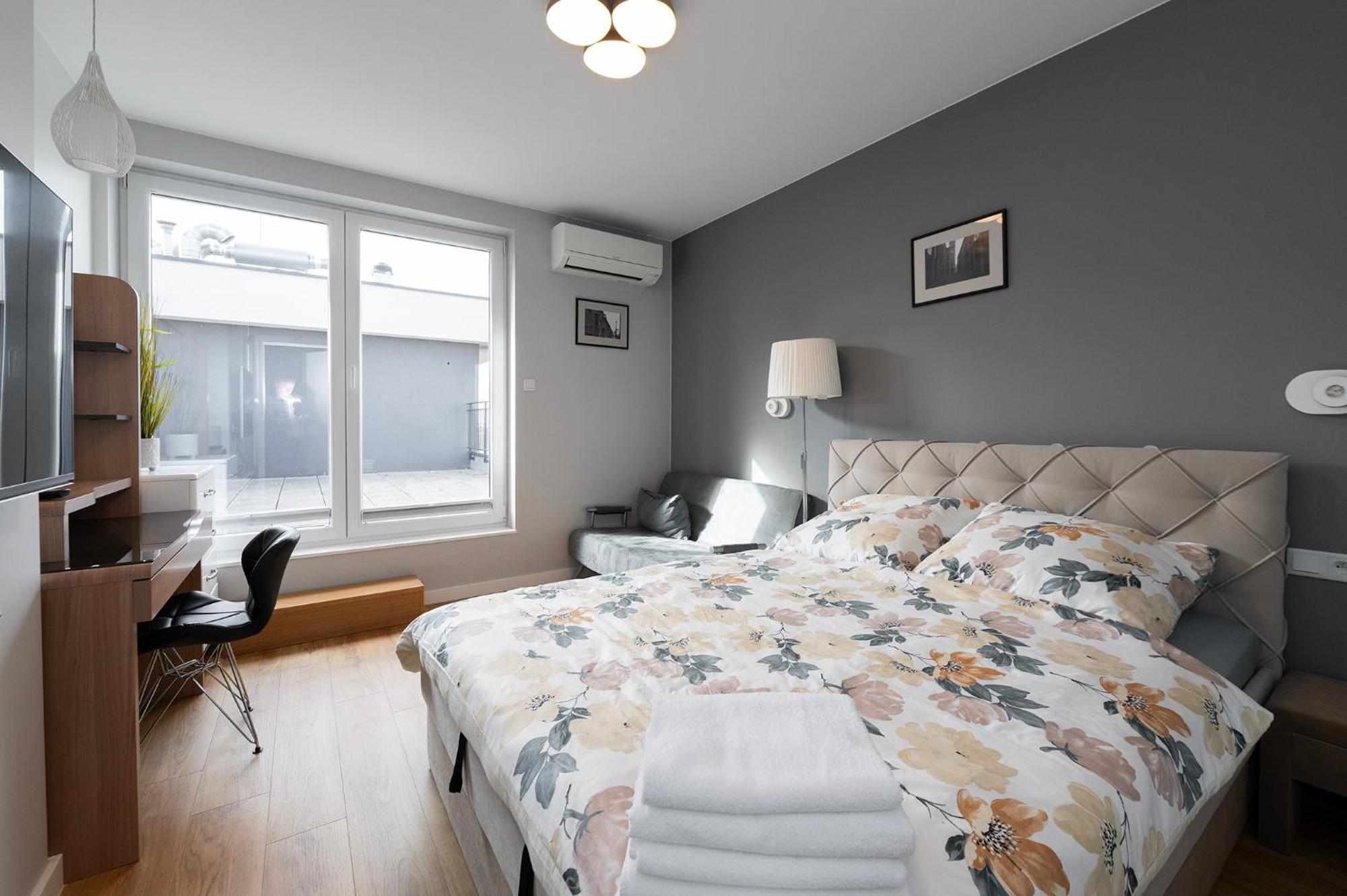 Highest Penthouse In Lodz- Ii Floors With View &free Parking * Łódź